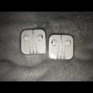 Authentic Brand New Apple earphones